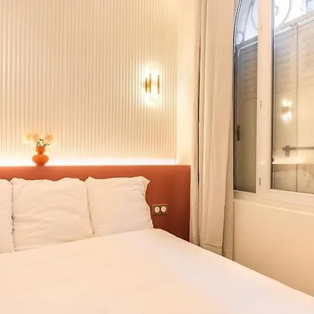 Luxe Rouvet I Netflix I Calme Paris