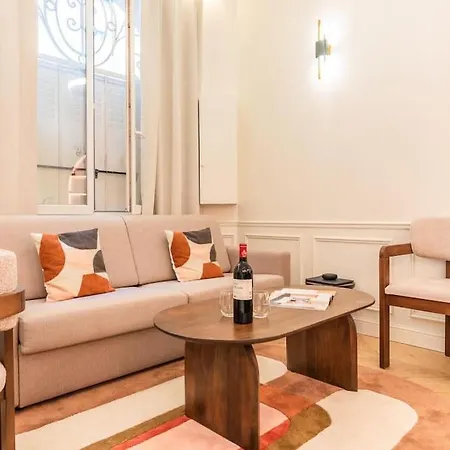 Luxe Rouvet I Netflix I Calme * París